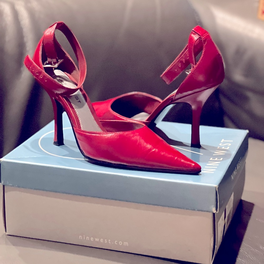 Vintage sandals/ heels, red, size 9.5, Nine West.